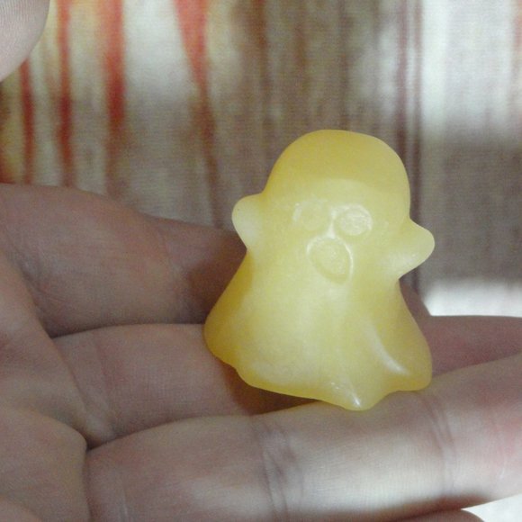Sunstone Ghost Spooky carved Crystal 1.25" tall~Cute ~Witch~Reiki~Hallow… - Picture 2 of 5